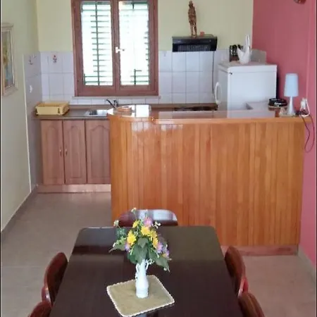 Apartment Holiday Kata Lumbarda